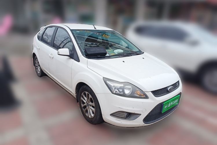 Used Ford Focus 2013 Hatchback Classic 1.8L Manual Base Model Front Right 45 Deg