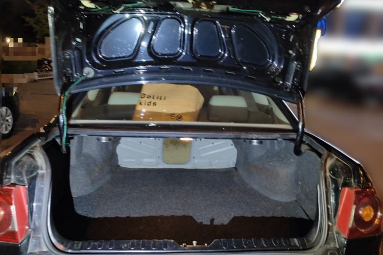 Used Volkswagen Santana Vista 2010 1.6L Manual Comfort Version