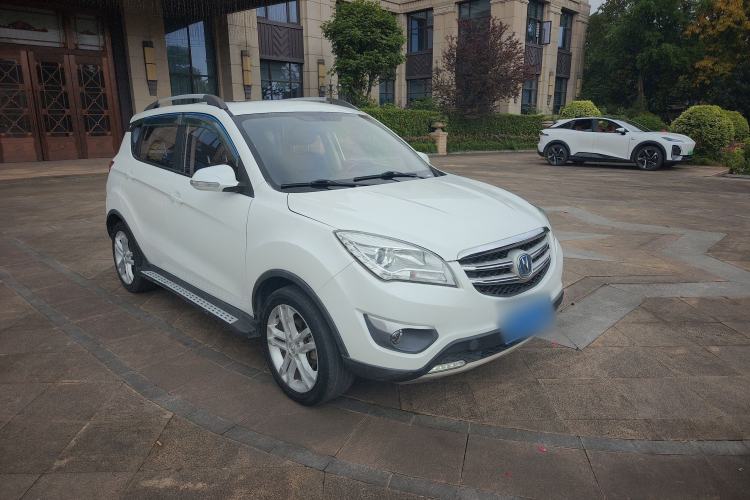 Used CHANGAN CS35 2016 1.6L Manual Luxury Model China V Standard Front Right 45 Deg