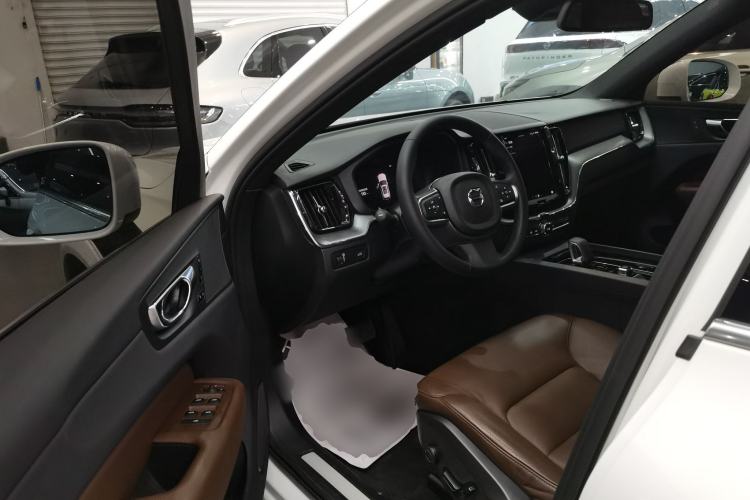 Used Volvo XC60 2022 B5 4x4 Zhiyi Luxury Edition Driver Seat