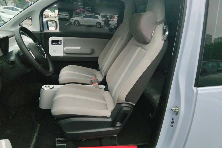 Used Wuling Air ev 2023 - Four Seats - Standard Edition