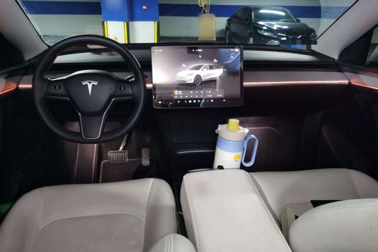 Used Tesla Model Y 2023 Rear-Wheel-Drive Version
