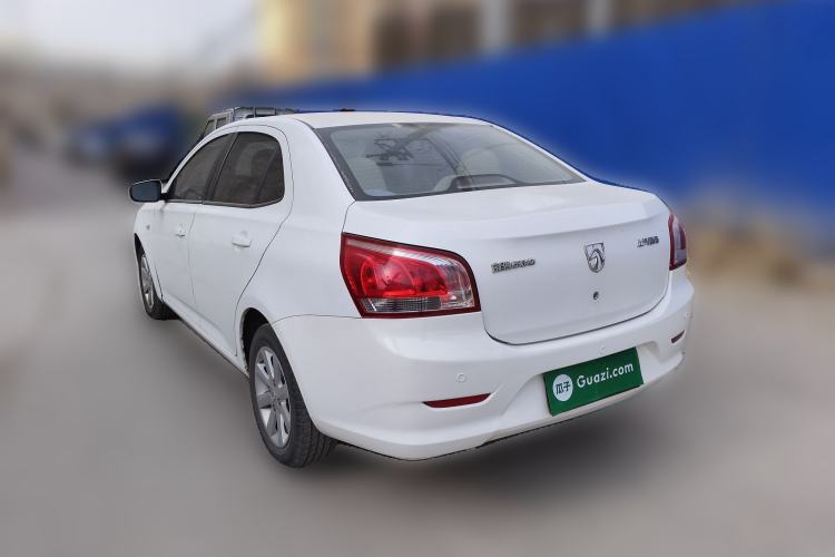 Used Baojun 630 2011 1.5L manual Elite version
