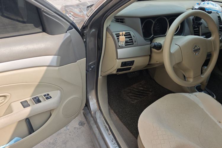 Used Nissan Sylphy 2012 Classic 1.6XE Automatic Comfort Edition Driver Seat