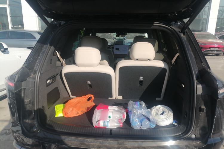 Used ONVO Luxeed L90 2025 Model—Ultra Six-Seater Version