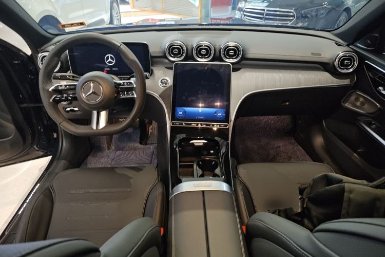 Used Mercedes-Benz C-Class 2023 C 260 L Bright Night Sports Edition Center Console