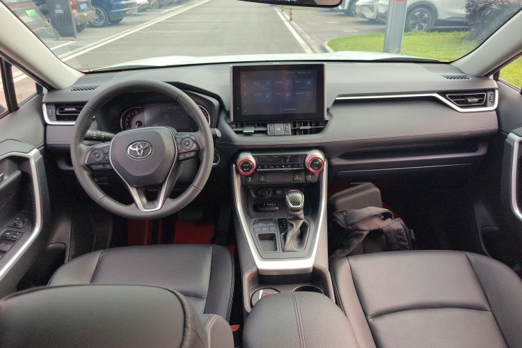 Used Toyota RAV4 2021 2.0L CVT Two-Wheel Drive Fashion PLUS Edition Center Console