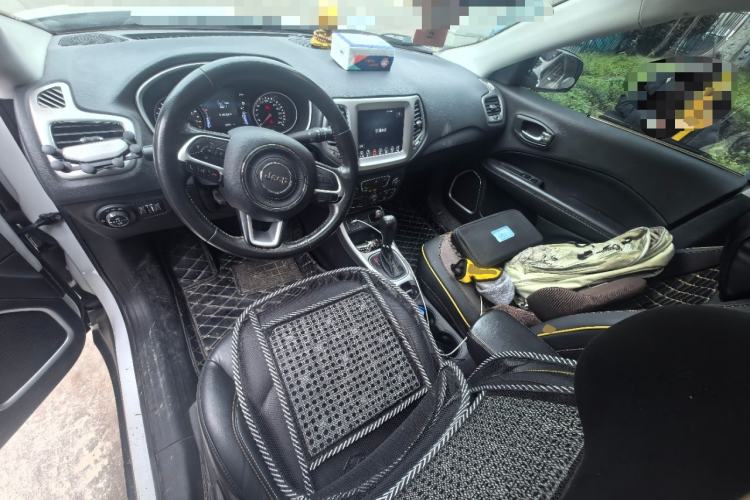 Used Jeep Compass 2017 200T Automatic Family Edition Center Console