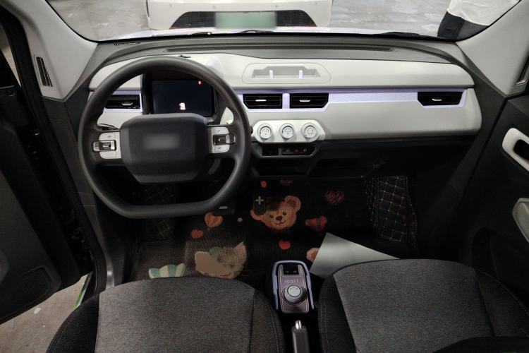 Used Chery QQ Ice Cream 2022 Pudding Model Center Console