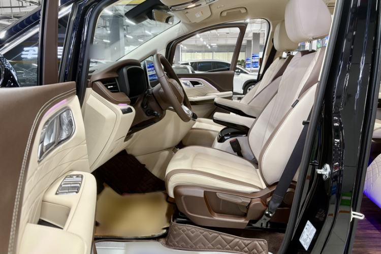 Used Bestune M9 2023 2.0T Ultimate Edition