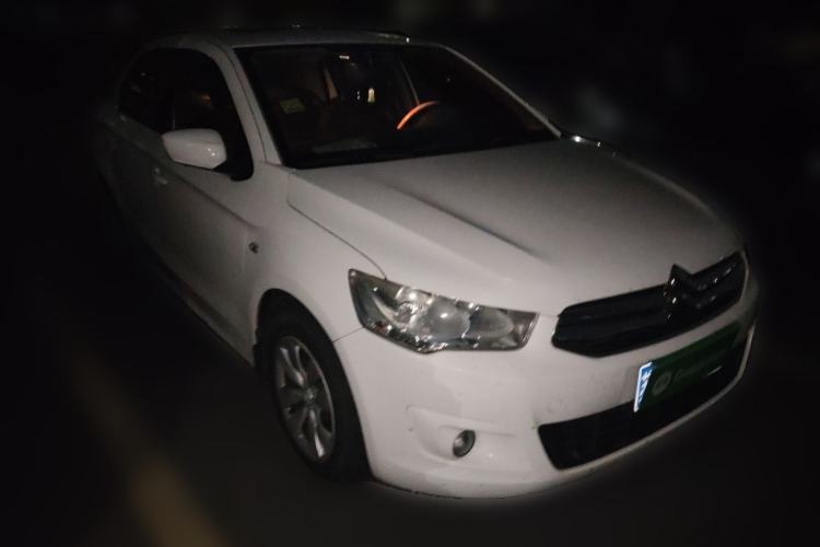 Used Citroen Elysee 2015 Zhishang Edition 1.6L Manual Fashion Model Front Right 45 Deg