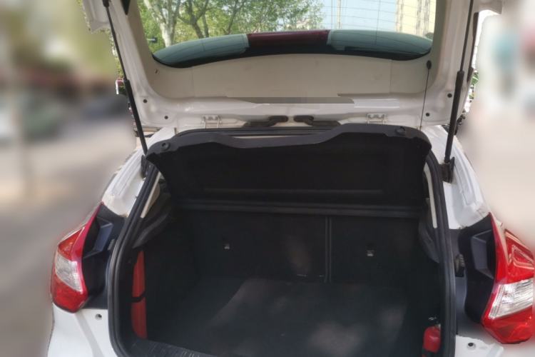 Used Ford Focus 2012 Hatchback 1.6L Automatic Fashion Edition Trunk