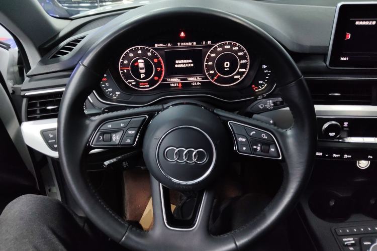 Used Audi A4L 2018 30th Anniversary Edition 40 TFSI Fashion Model Steering Wheel