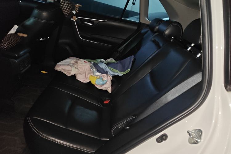 Used Toyota RAV4 2020 2.0L CVT Two-Wheel Drive Fashion Edition Left Rear Seat