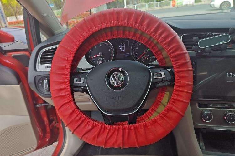 Used Volkswagen Golf 2015 1.4TSI Automatic Luxury Model