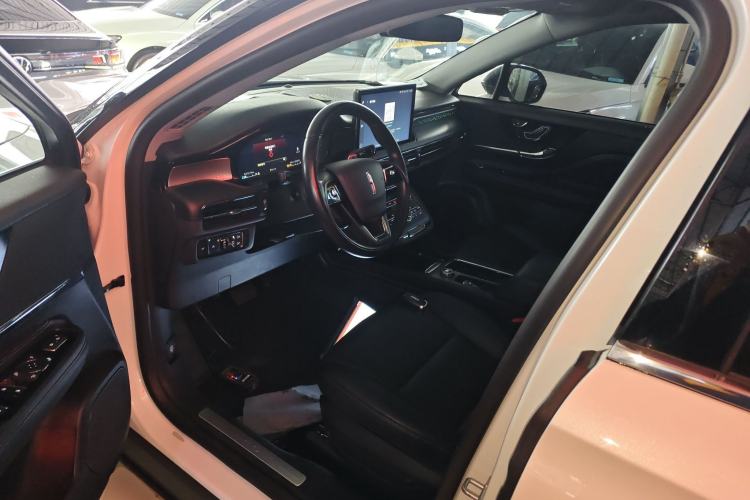 Used Lincoln Corsair 2021 2.0T Two-Wheel Drive Deluxe Edition Left Front Seat