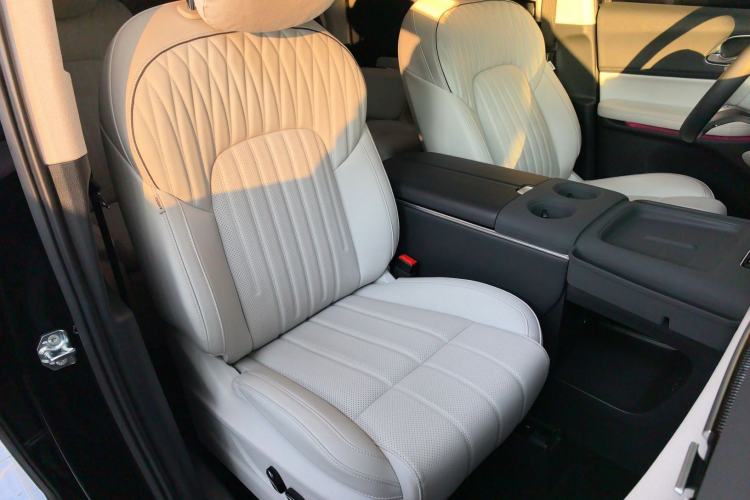 Used VOYAH Dream 2025 PHEV Four-Wheel-Drive Flagship Version – Qiankun Edition