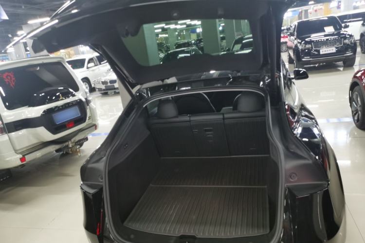 Used Tesla Model Y 2025 Rear-Wheel-Drive Version