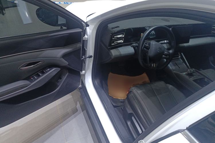 Used BYD Qin L 2024 DM-i 80KM Leading Model Driver Seat