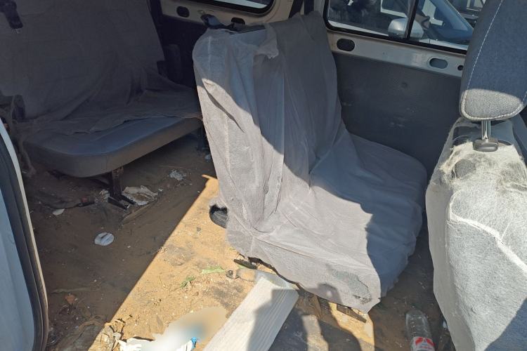 Used Wuling Yangguang 2024 300KM Comfort Version Passenger Van 75kW