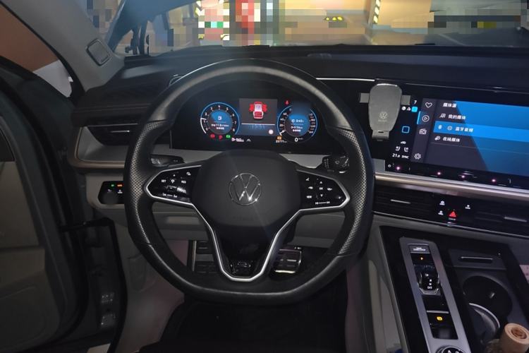 Used Volkswagen Tavendor 2024 380TSI All-Wheel-Drive R-Line Ambition Edition
