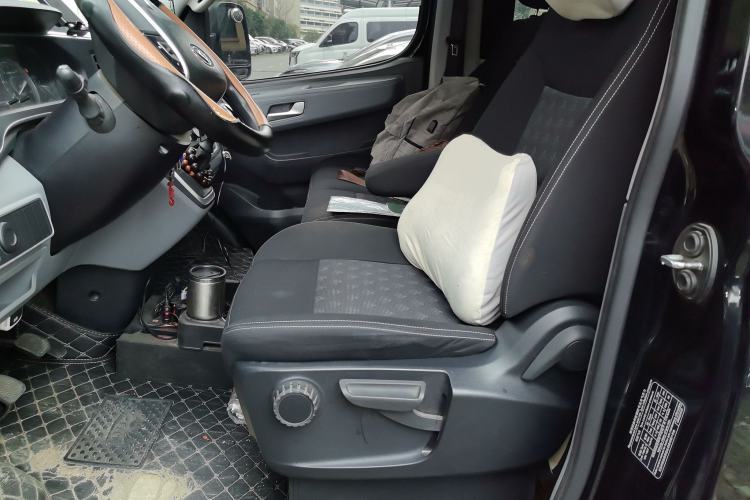 Used SAIC MAXUS Xintu V80 2023 2.0T Manual Classic Aoyuntong Short Wheelbase Ultra-Low Roof 7/8/9-Seater