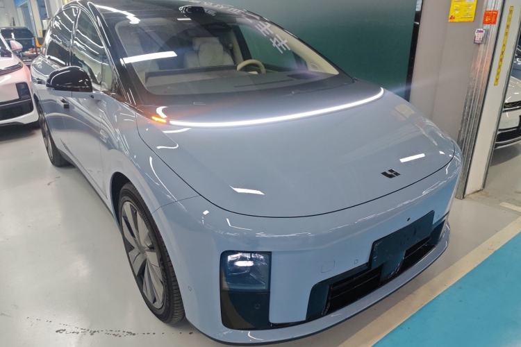 Used Li Auto i8 2025 Model Standard Version Front Right 45 Deg