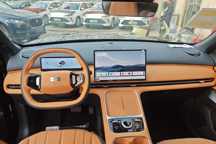 Used Geely Galaxy Xingjian 7 EM-i 2026 Model 130km Launch Edition Center Console