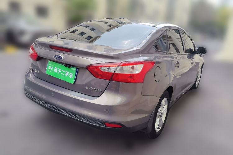 Used Ford Focus 2012 Sedan 1.6L Automatic Fashion Edition