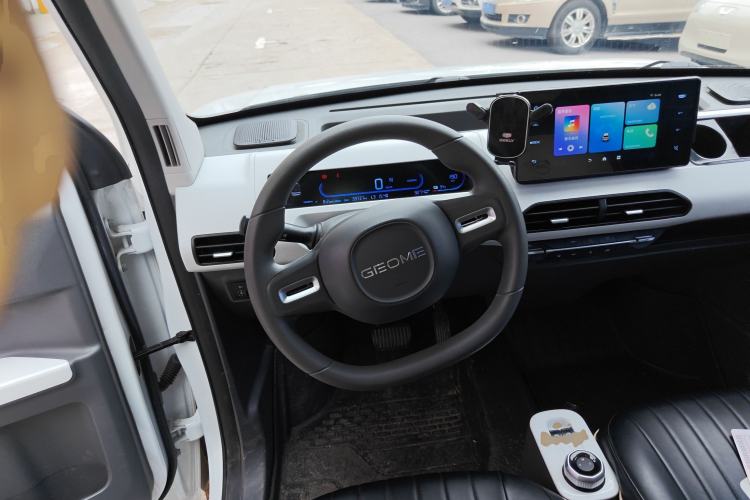 Used Geely Galaxy Panda 2023 Panda Mini 200km Endurance Bear Steering Wheel