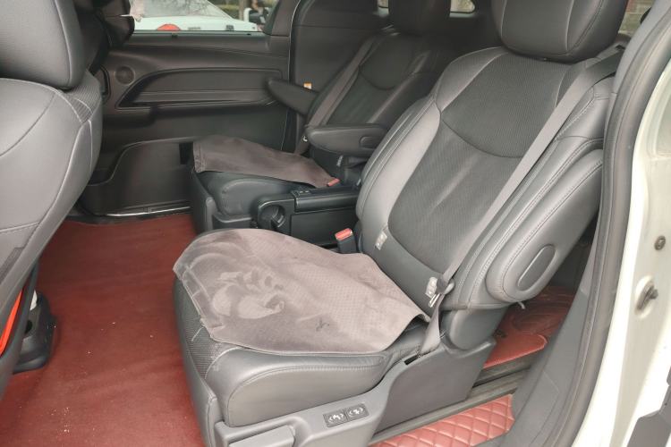 Used Toyota SIENNA 2021 2.5L Hybrid Premium Edition
