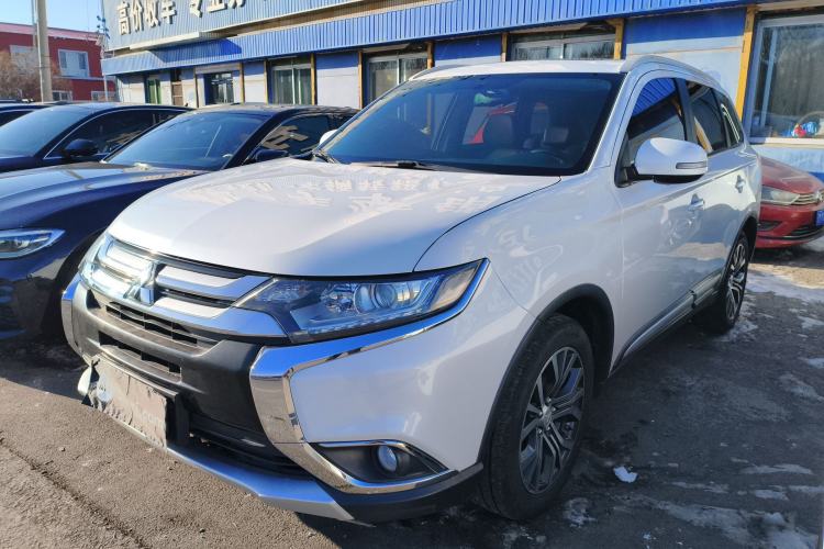 Used Mitsubishi Outlander 2018 2.0L Two-Wheel Drive Glory Edition 5 Seats