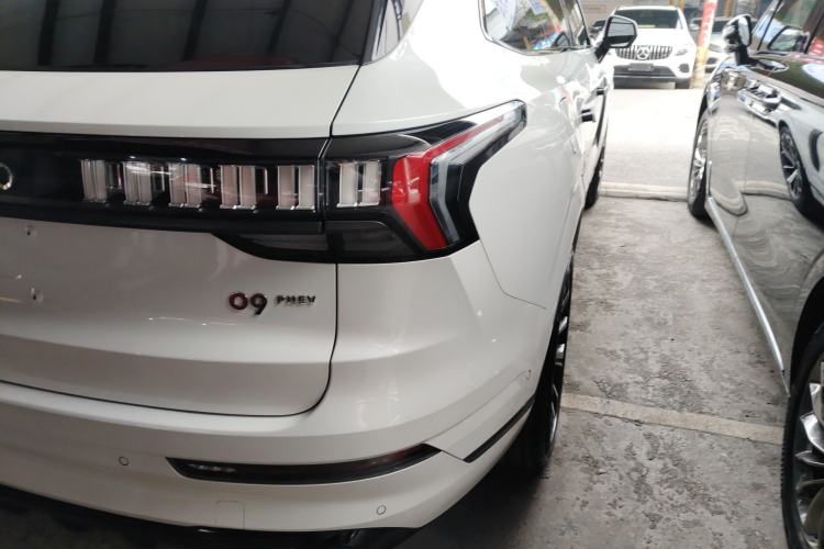 Used Lynk & Co 09 2021 2.0T Halo Six-Seater