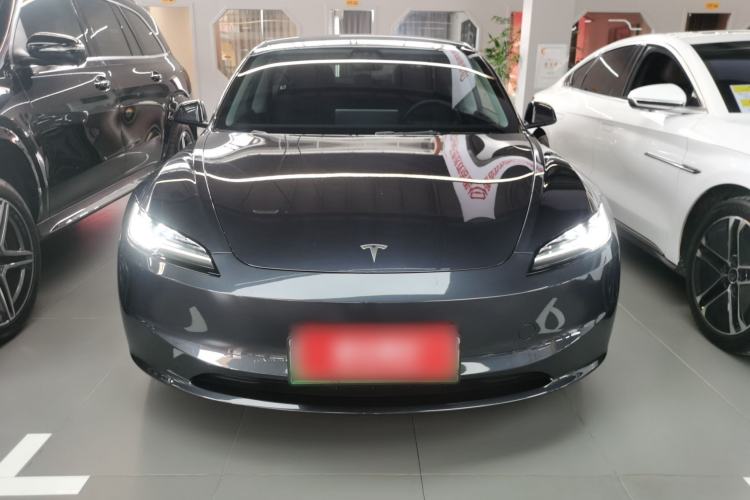 Used Tesla Model 3 2023 Long-Range All-Wheel-Drive Version