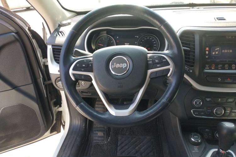 Used Jeep Cherokee 2014 2.4L Luxury Edition