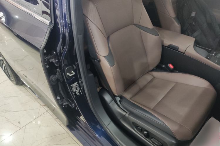 Used Lexus ES 2022 300h Deluxe Edition