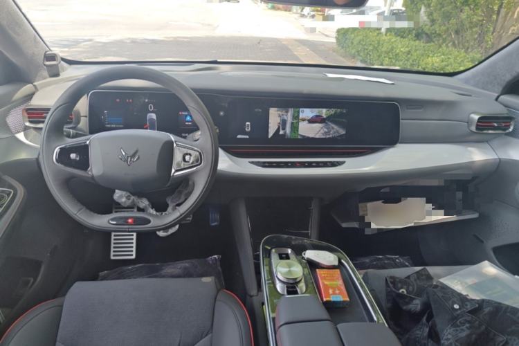 Used ARCFOX Alpha S 2023 Pioneer Edition Center Console