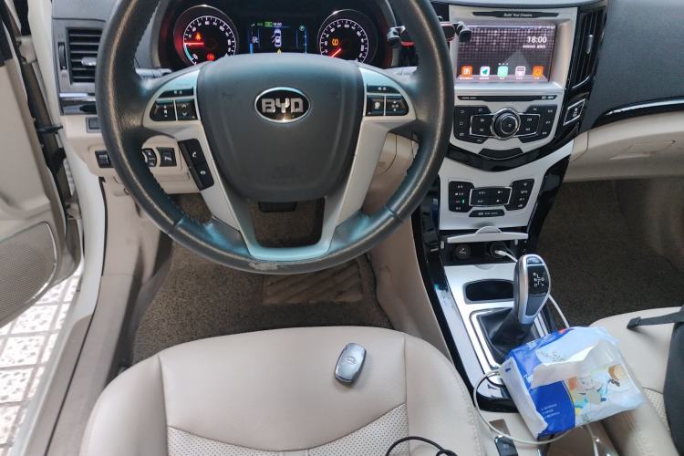 Used BYD e5 2018 450 Smart Connect Deluxe Edition