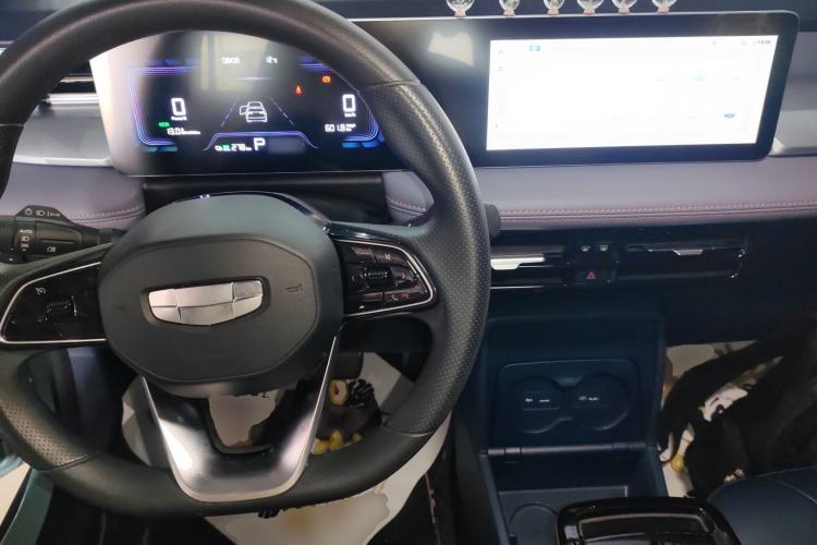 Used Geometry E Firefly 2022 401 km Linglong Tiger 5 Seats