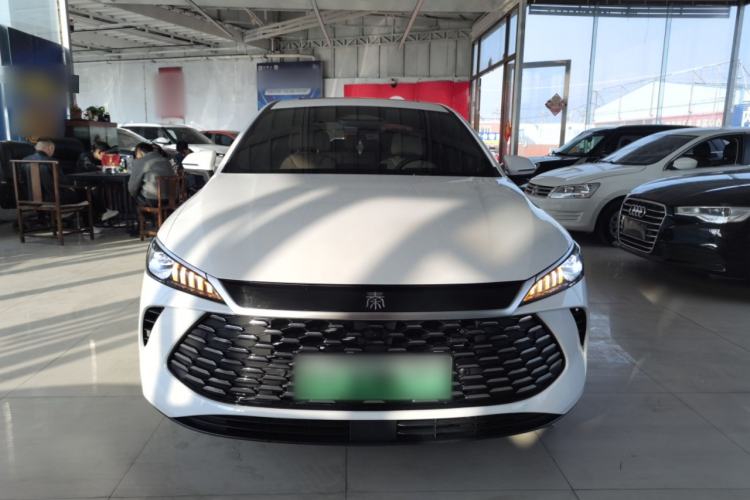 Used BYD Qin PLUS 2025 DM-i Smart Drive 120KM Superior Model
