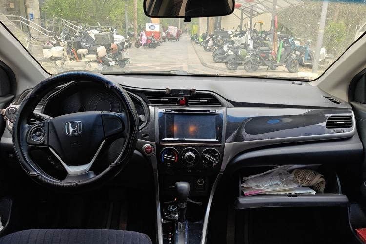 Used Honda Crider 2013 1.8L automatic luxury edition Center Console