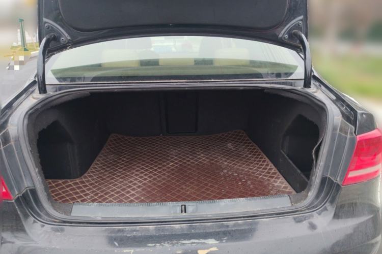 Used Volkswagen Magotan 2012 1.8TSI Luxury Model Trunk