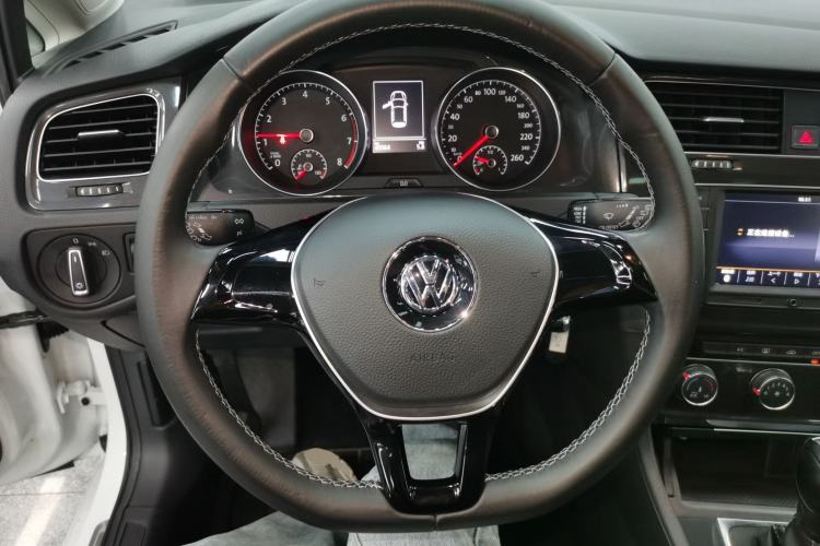 Used Volkswagen Golf 2017 1.6L Automatic Comfort Million-Vehicle Anniversary Edition