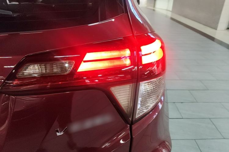 Used Honda Vezel 2015 1.8L CVT 2WD Luxury Model

