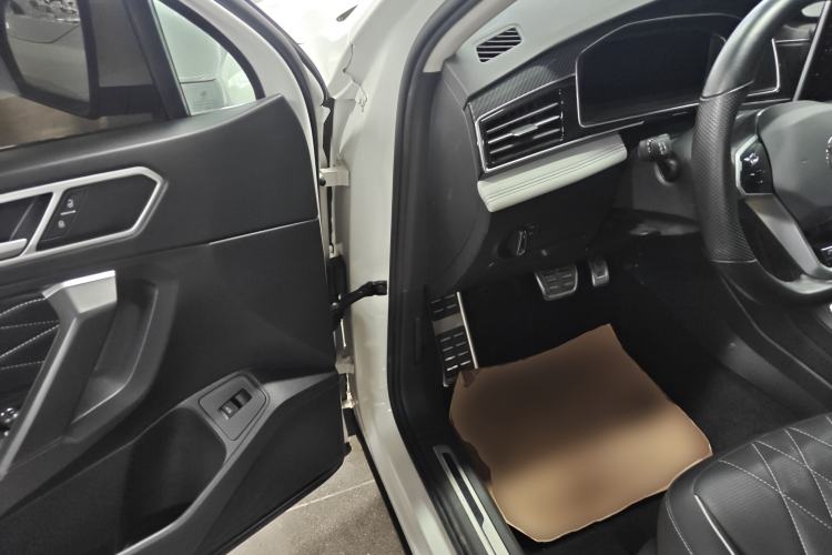 Used Volkswagen Tiguan L 2022 330TSI Automatic Two-Wheel Drive R-Line Enhanced Edition
