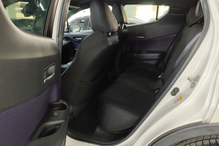 Used Toyota C-HR 2018 2.0L Luxury Sunroof Version China V Emission Standard