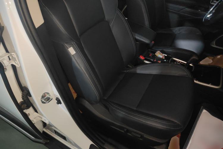 Used Mitsubishi Outlander 2019 2.0L Two-Wheel Drive Comfort Edition 5 Seats China VI Standard Right Front Seat