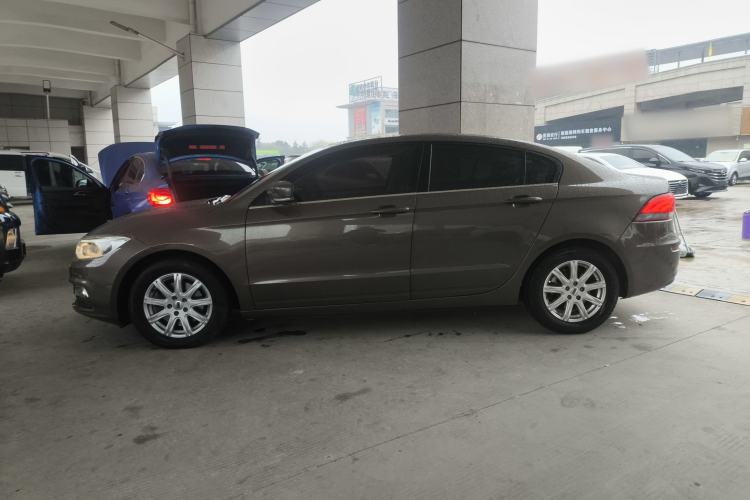 Used Qoros 3 2016 Sedan 1.6L Automatic Zhiyue Model
