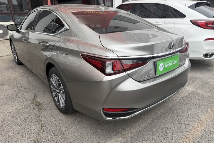 Used Lexus ES 2021 200 Excellence Edition
