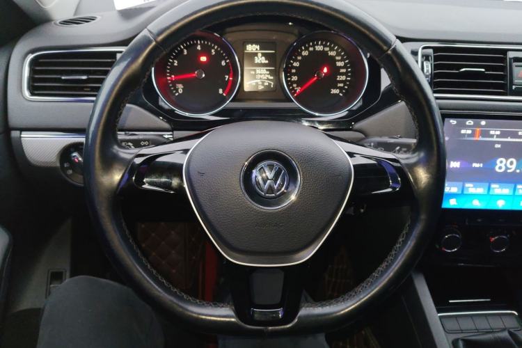 Used Volkswagen Sagitar 2015 1.6L Manual Comfort Model Steering Wheel